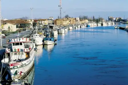 Der Hafen von Porto Garibaldi: eine Oase für 0 km Fisch und Gastronomen