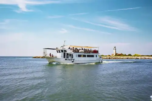 Minicruise in Po Delta up to the Love Isle by Dalì Motorboat