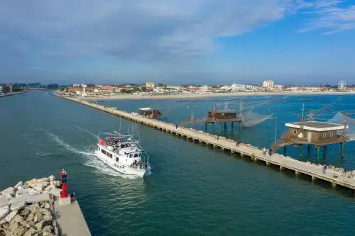 Minicruise between Beaches and Lagoons of the Delta by Dalì Motorboat